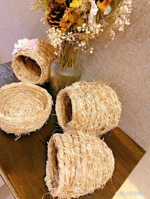 稻草编鸡蛋窝视频:用稻草编鸡下蛋窝图解