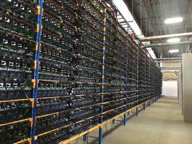 比特币矿机器:比特币矿机工作视频