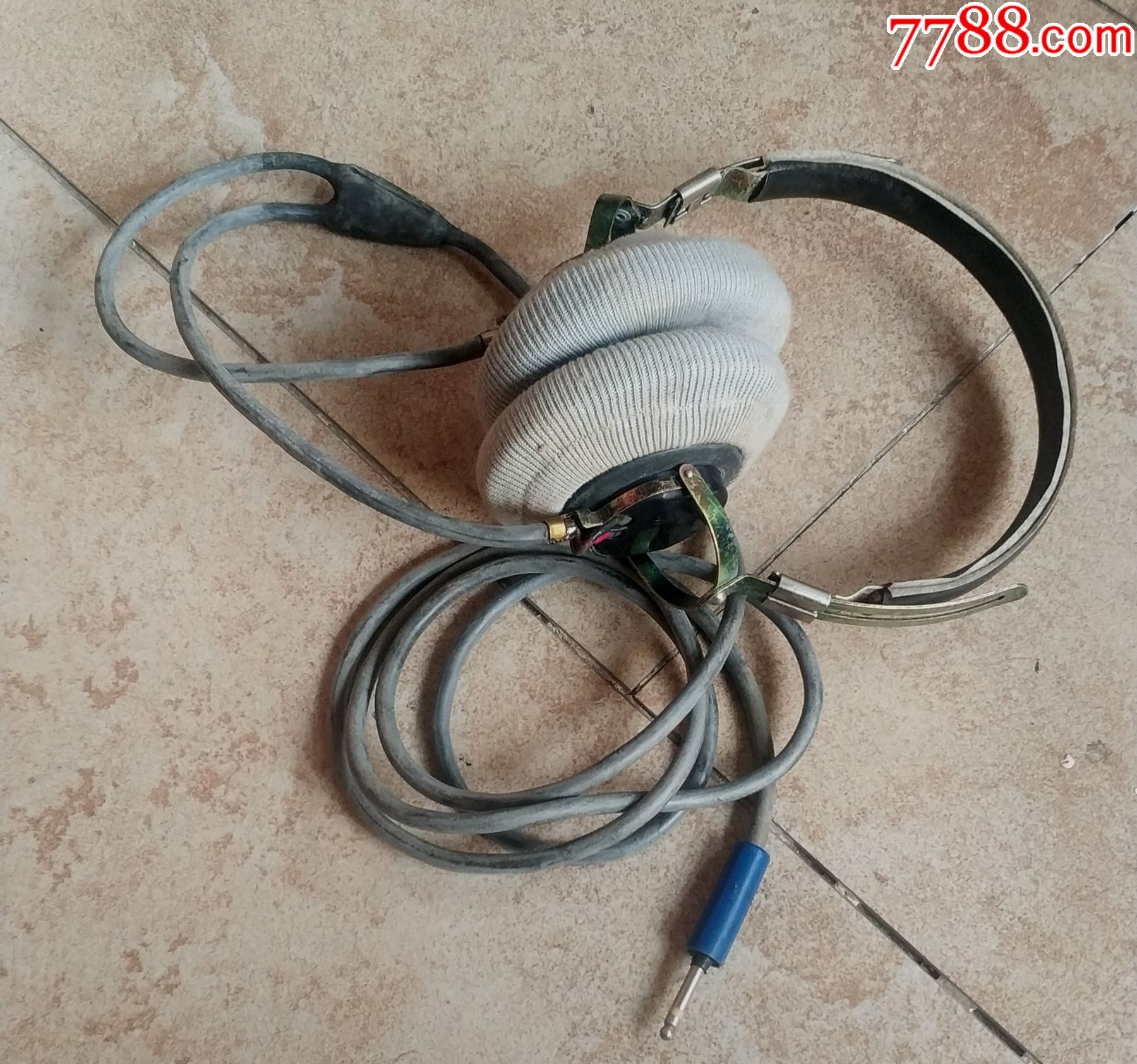 耳朵里一直有发电报声音_耳朵里一直有蚊子嗡嗡的声音是什么原因
