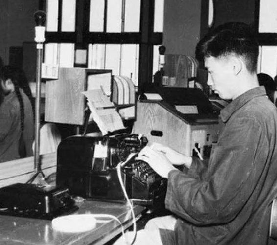 包含电报员电报的声音搞笑的词条