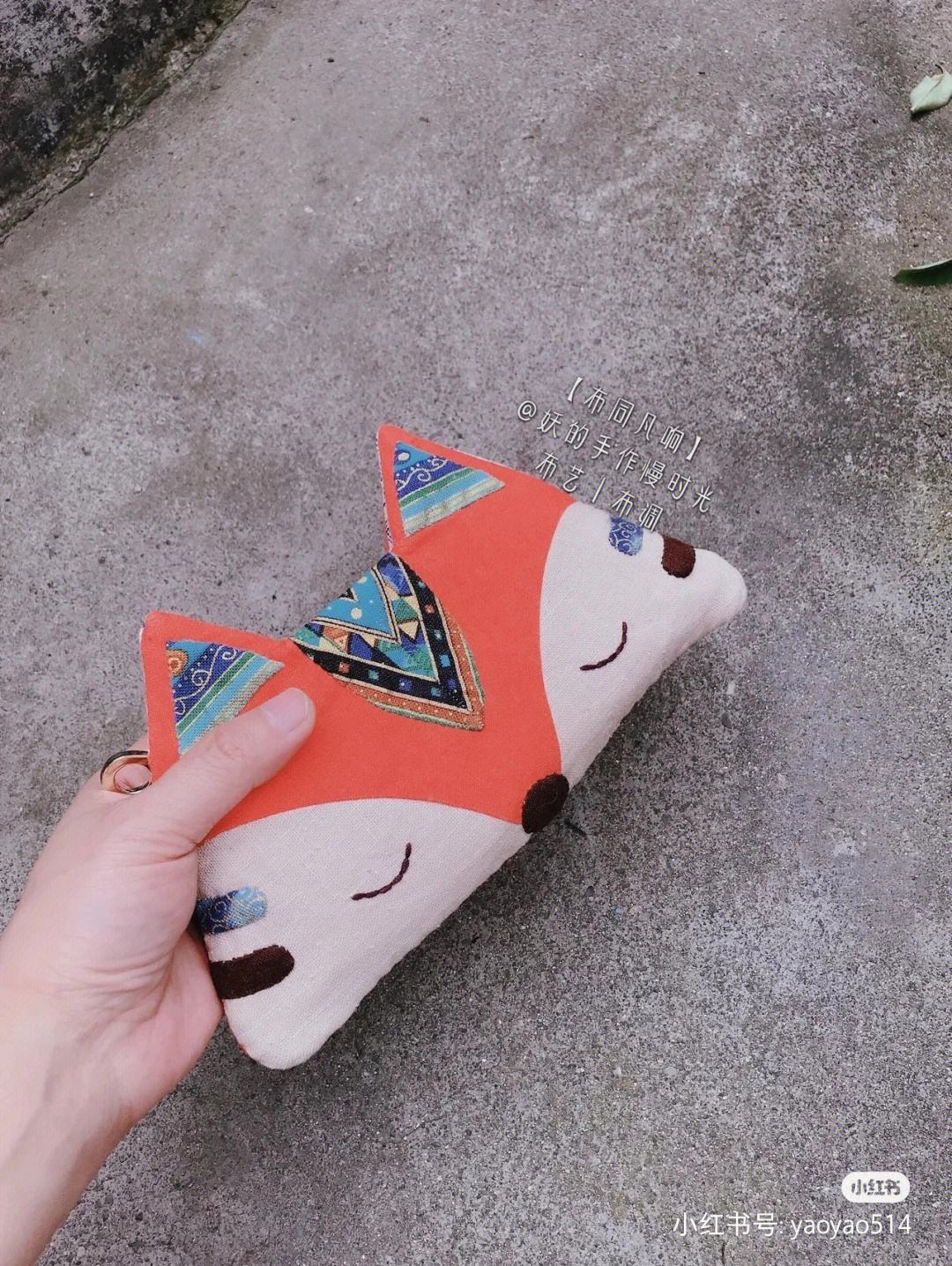 小狐狸包包是什么牌子_小狐狸的衣服是什么牌子