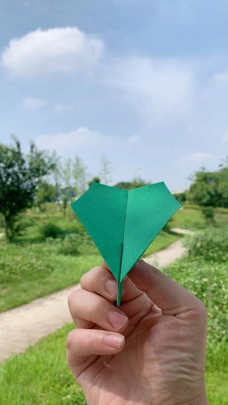 你给我纸飞机_给我折个纸飞机怎么样
