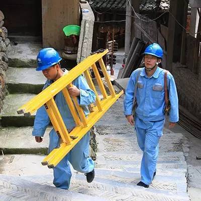 扛着梯子的扛怎么写，扛着梯子走的人读后感