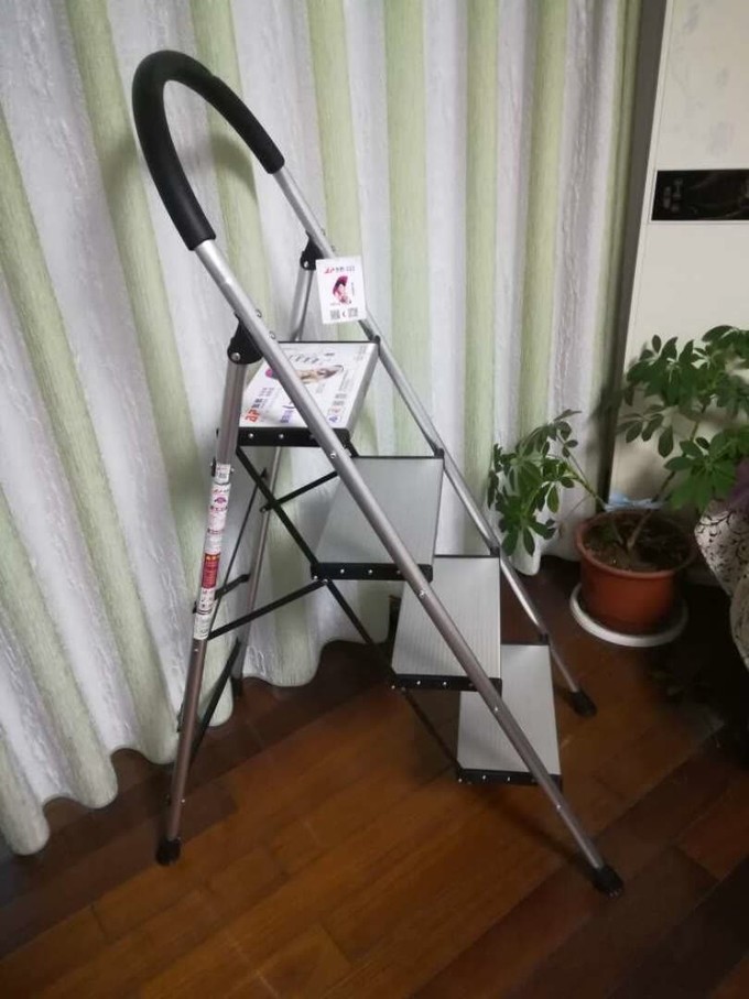 安全使用梯子视频，梯子的安全使用培训视频